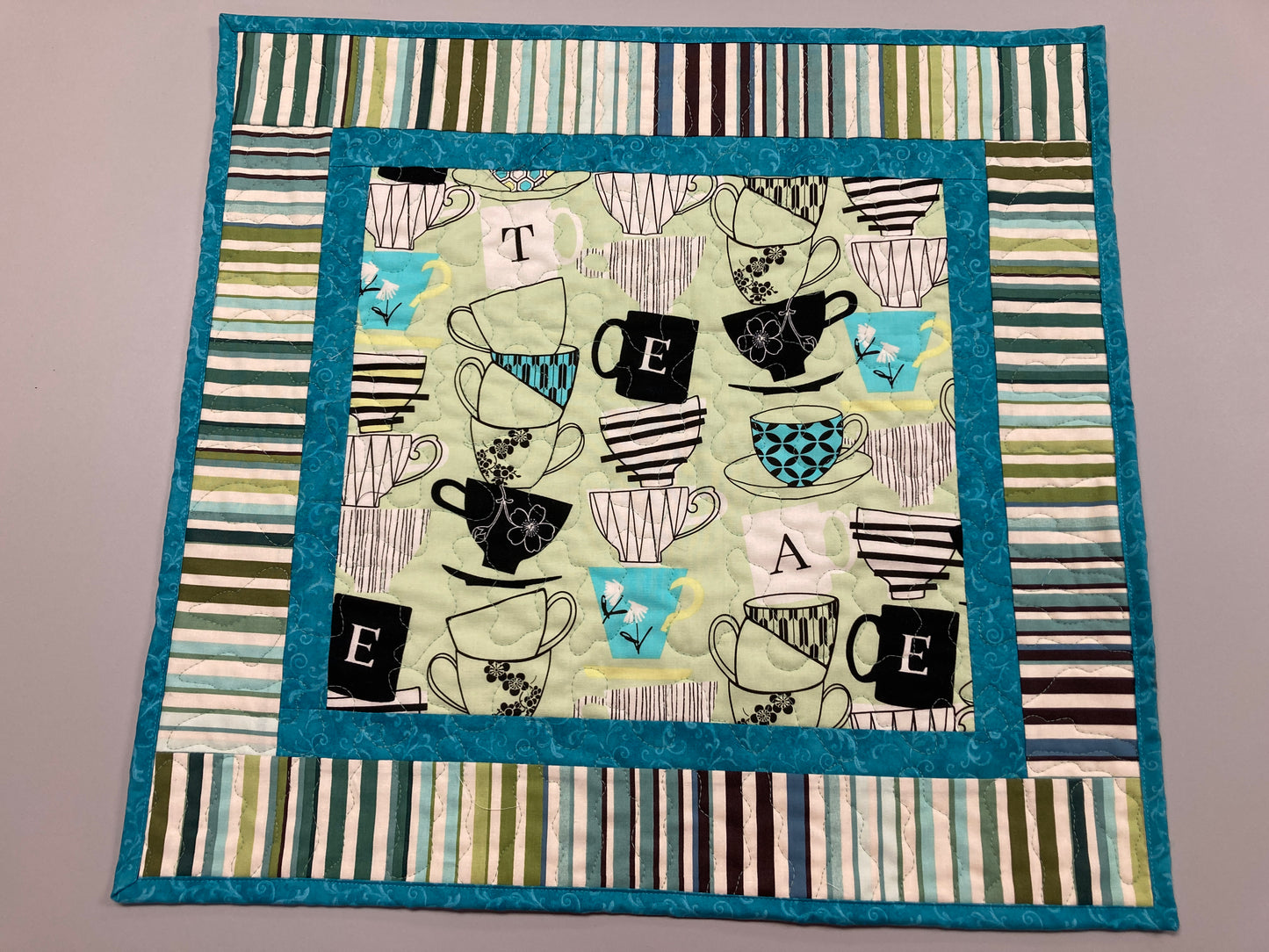 Retro Teacups Quilted Table Topper Square, Reversible 20x20" Dining Coffee End Table Vintage Nostalgic Handmade Blue Green Minimalist