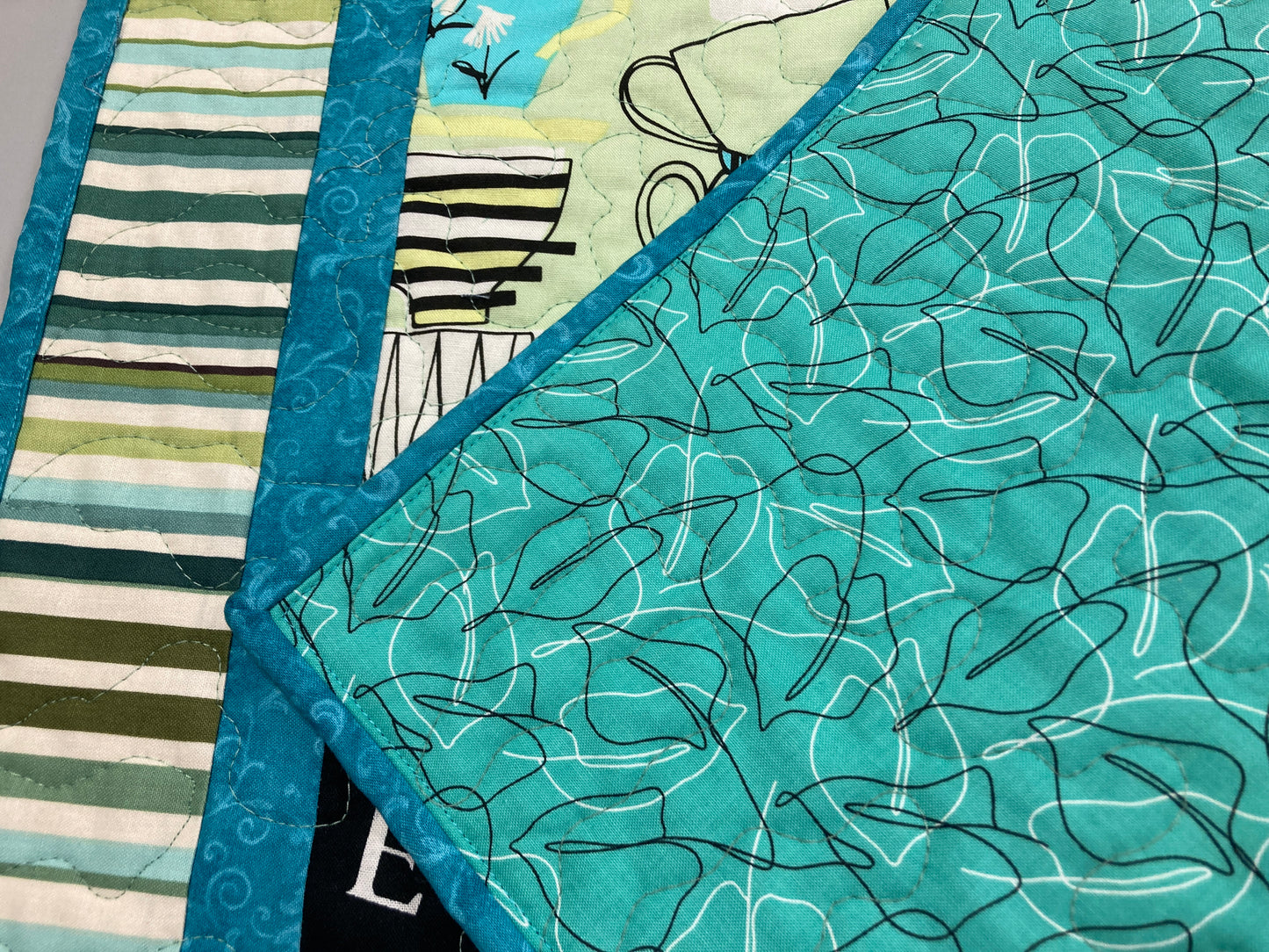 Retro Teacups Quilted Table Topper Square, Reversible 20x20" Dining Coffee End Table Vintage Nostalgic Handmade Blue Green Minimalist