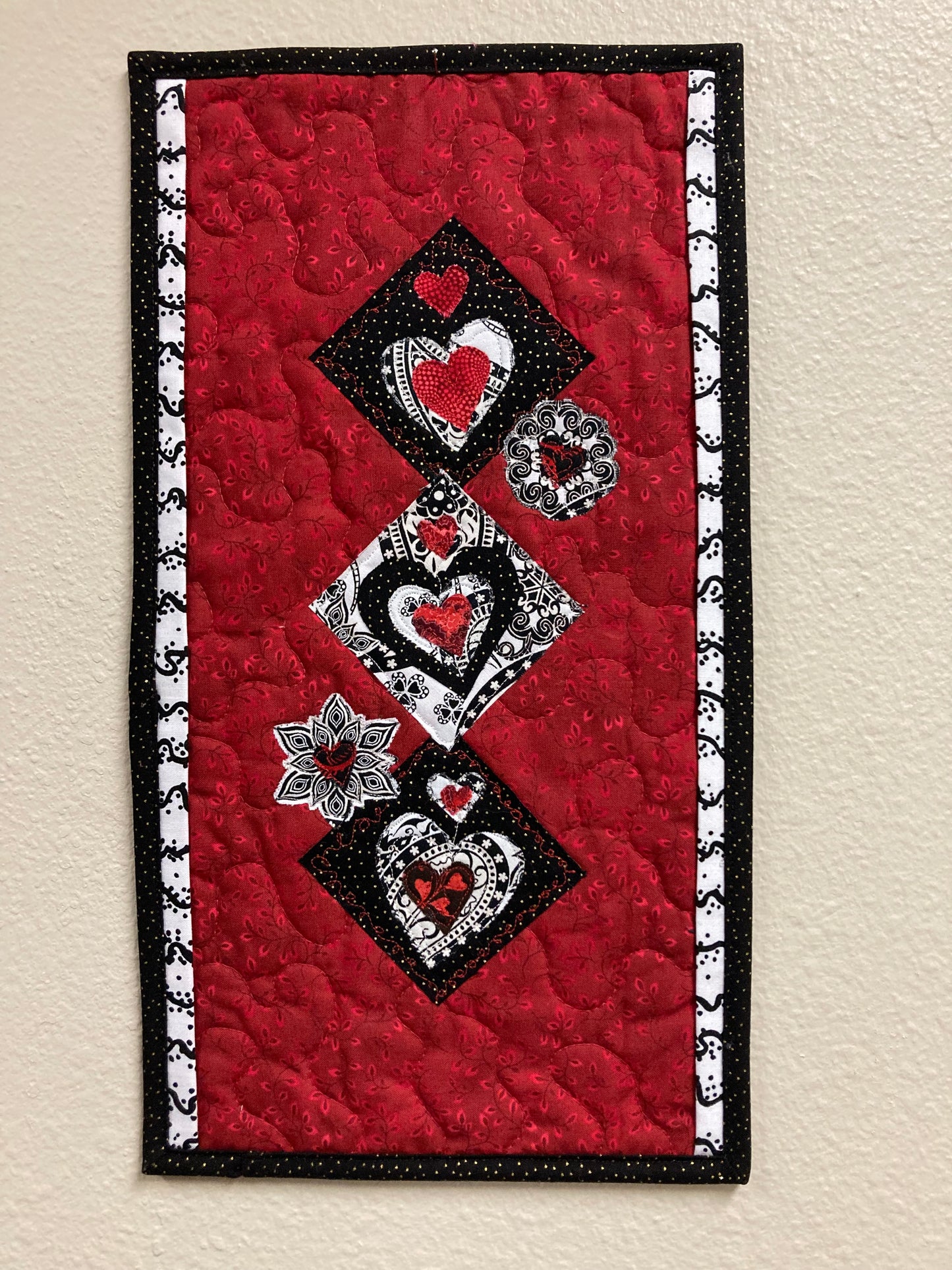 Red Hearts Quilted Fabric Wall Hanging, Black White Textile Tapestry 9x17" Valentines Art Vertical Wall Decor Bedroom Kitchen Handmade