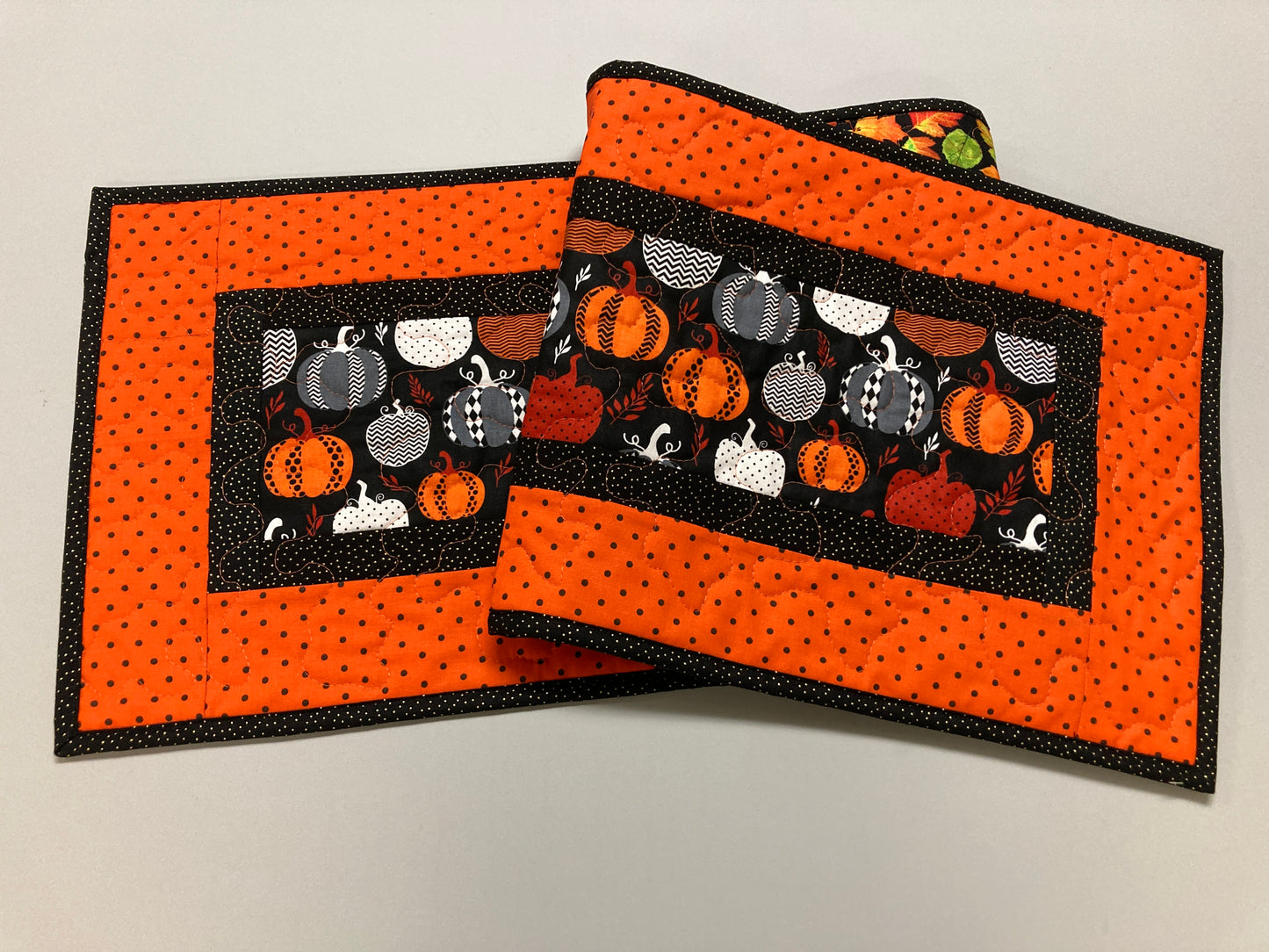 Halloween Pumpkin Quilted Table Runner, Reversible Fall Leaves 12x46" Coffee Dining Buffet, Scary Pumpkins Black Gray White Spooky Decor