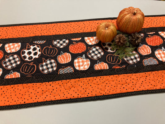 Halloween Pumpkin Quilted Table Runner, Reversible Fall Leaves 13x48" Coffee Dining Buffet, Scary Pumpkins Black Gray White Spooky Decor