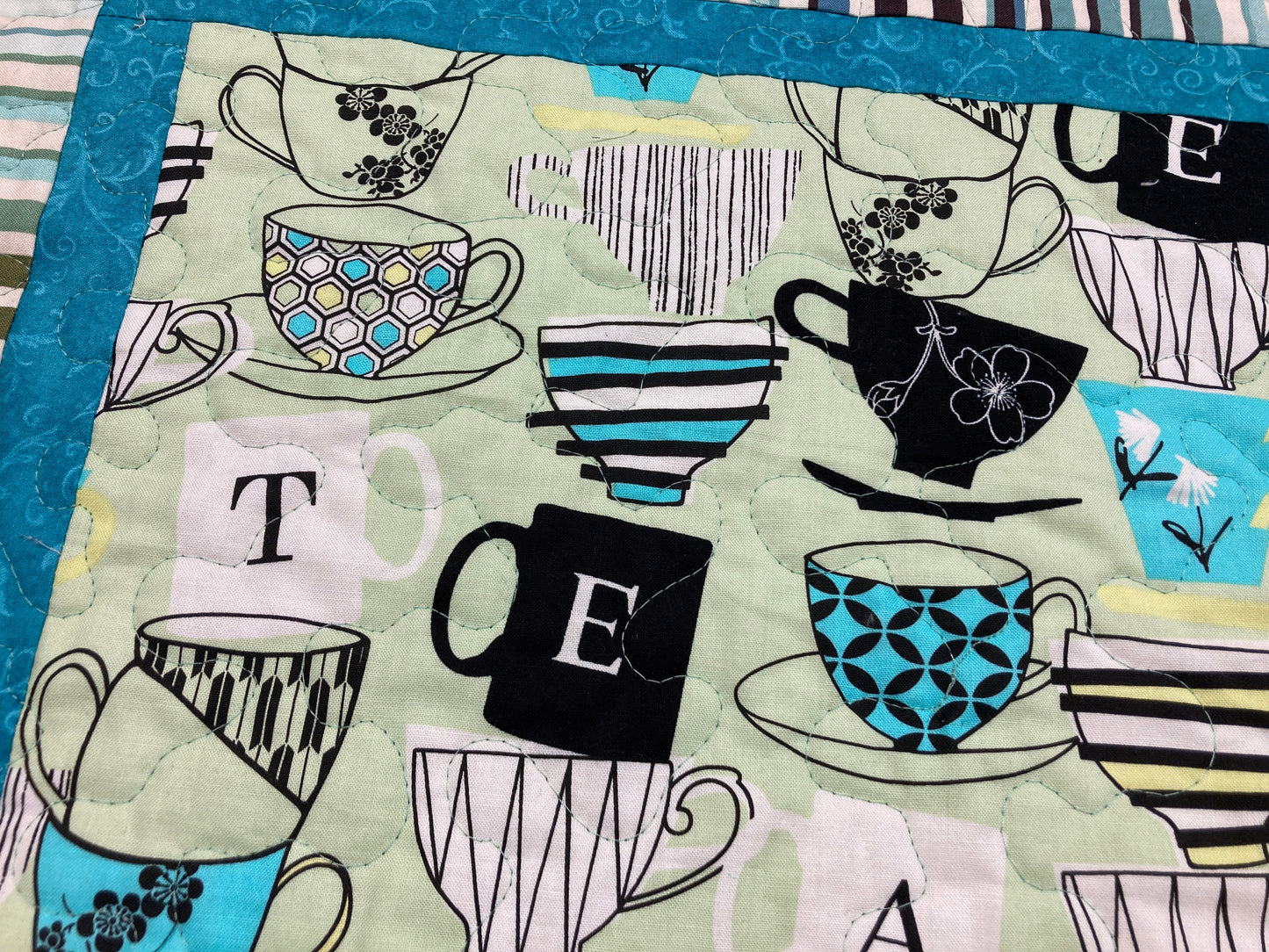 Retro Teacups Quilted Table Topper Square, Reversible 20x20" Dining Coffee End Table Vintage Nostalgic Handmade Blue Green Minimalist