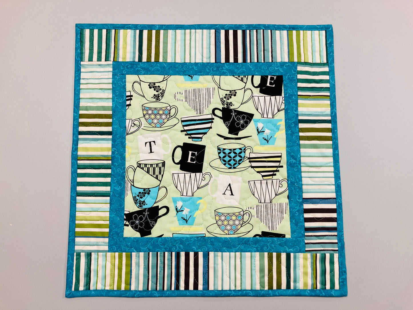 Retro Teacups Quilted Table Topper Square, Reversible 20x20" Dining Coffee End Table Vintage Nostalgic Handmade Blue Green Minimalist