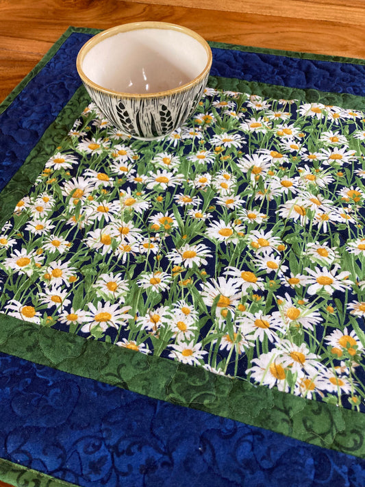 White Daisy Garden Quilted Table Topper, Large Square Coffee Table Reversible 20x20" Summer End Table, Everyday Kitchen, Cottage Country