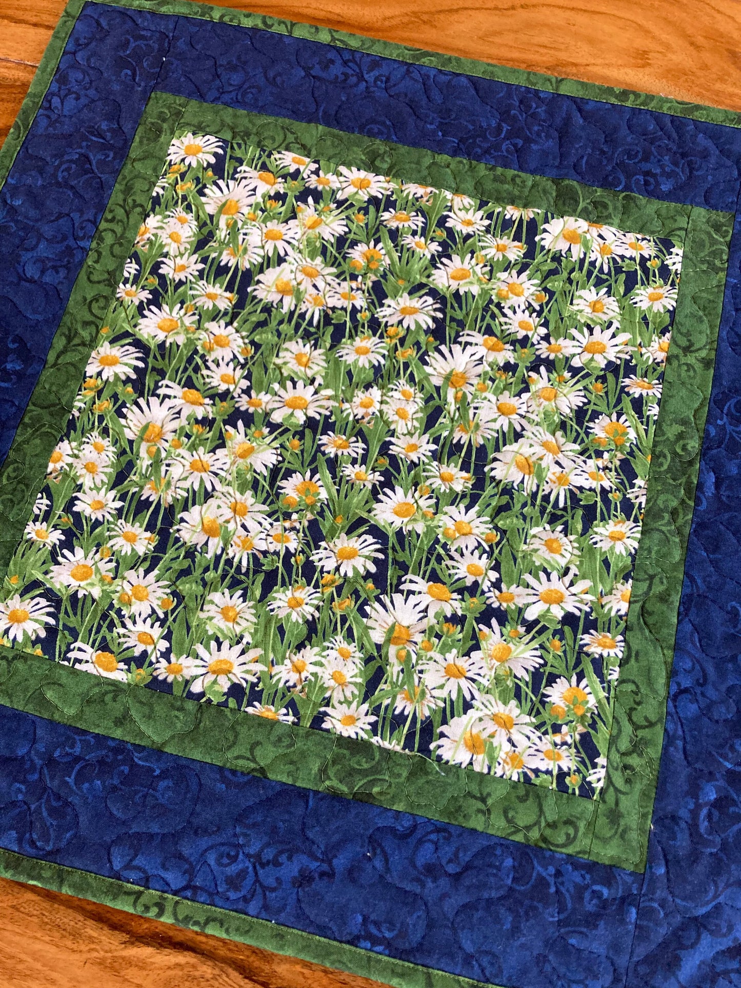 White Daisy Garden Quilted Table Topper, Large Square Coffee Table Reversible 20x20" Summer End Table, Everyday Kitchen, Cottage Country